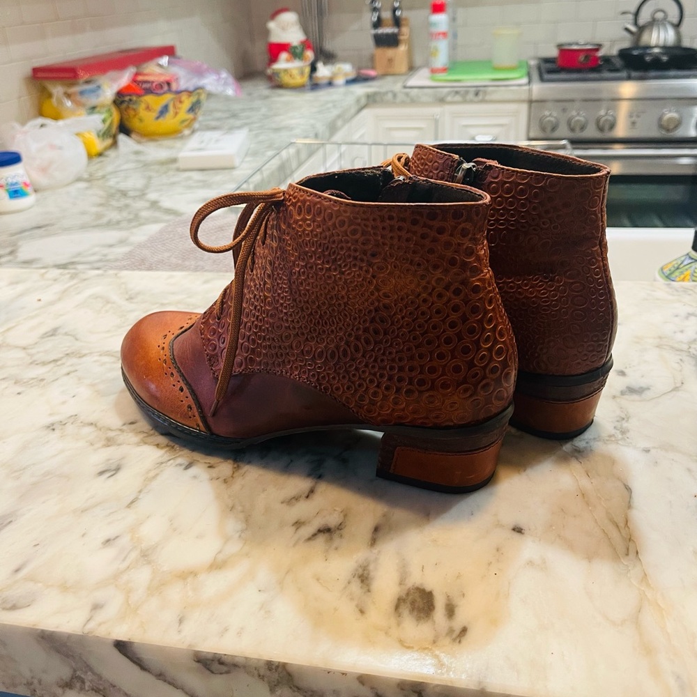 L’Artiste Spring Step Booties - Picture 5 of 6